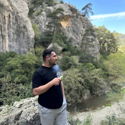   ,   Umut, 25 ,   ,   