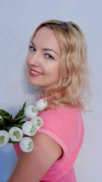  ,   Hanna, 35 ,     , c 