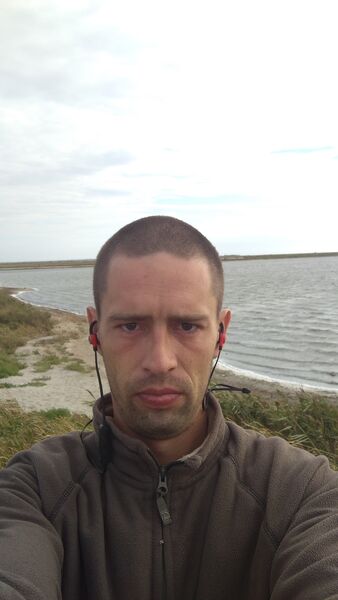  ,   Artem, 37 ,   ,   