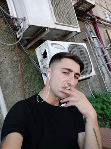  21555058  Davit, 33 ,    