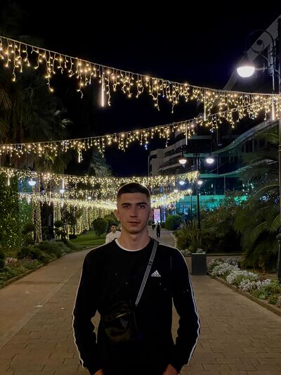  ,   Nikita, 23 ,   