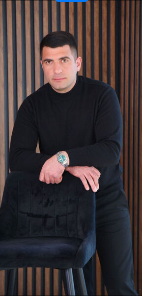  Frankfurt am Main,   , 27 ,   ,   