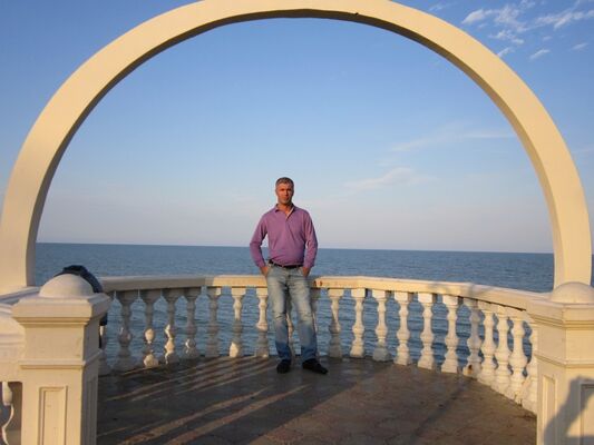  ,   Armen, 49 ,     , c 