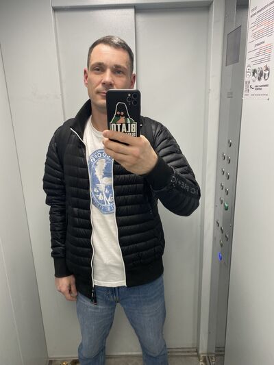  ,   Johnny, 37 ,   ,   