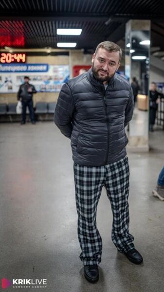  ,   Nik, 35 ,   ,   