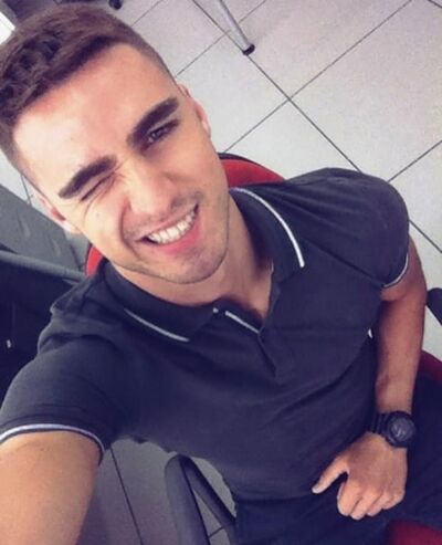  ,   Artur, 33 ,   ,   