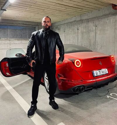  ,   Adam, 30 ,   ,   , c , 