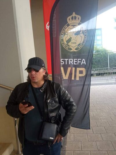  ,   Kakha, 44 ,   ,   , c 