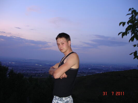  ,   Romik, 36 ,   
