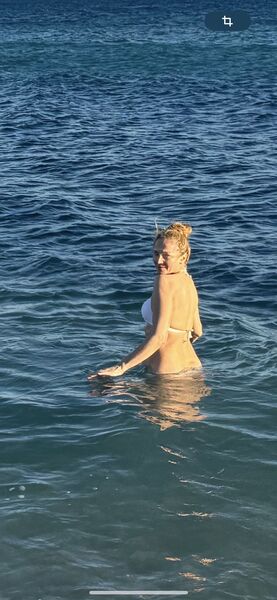  ,   Elle, 39 ,   ,   , c 