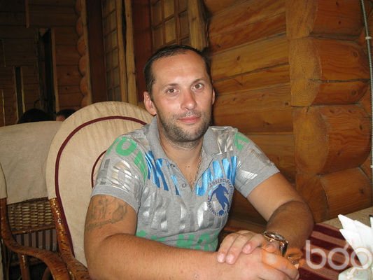  ,   Artur, 49 ,  