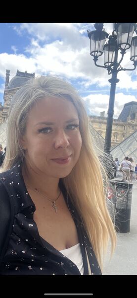  ,   Nina, 37 ,   ,   
