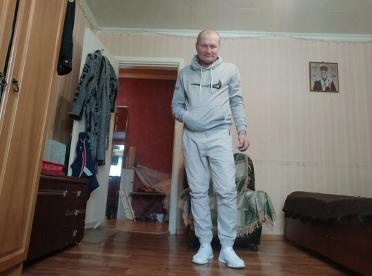  ,   Vadim, 56 ,     