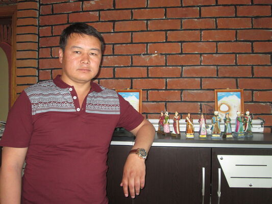  Charenton-le-Pont,   Omurzak, 44 ,   ,   