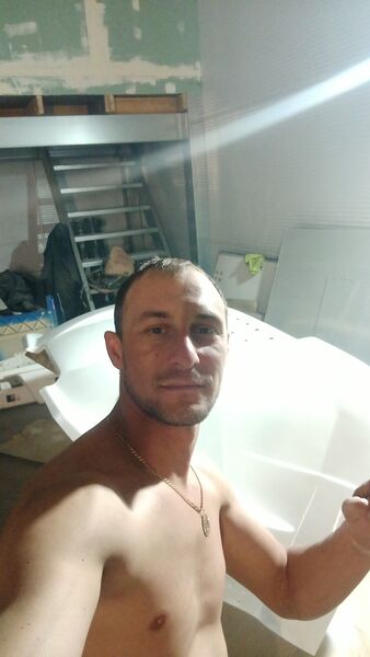  ,   Gonza, 37 ,   ,   