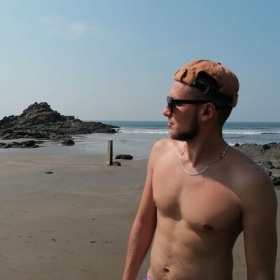  ,   Dan, 32 ,   ,   , c , 