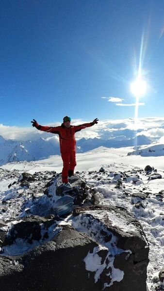  ,   Serge, 49 ,     