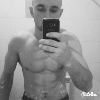  ,   Rihard, 28 ,     , c 
