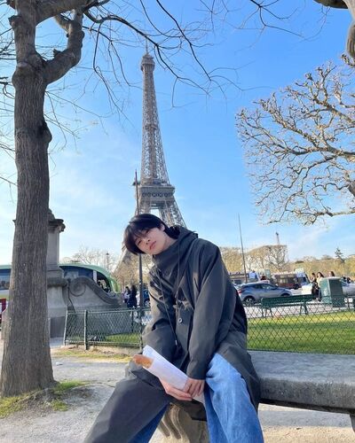  ,   Jeongin, 24 ,  