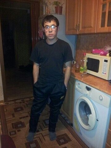  ,   Jaloldin, 32 ,     