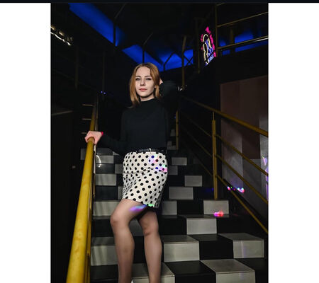  ,   Valeria, 25 ,   ,   