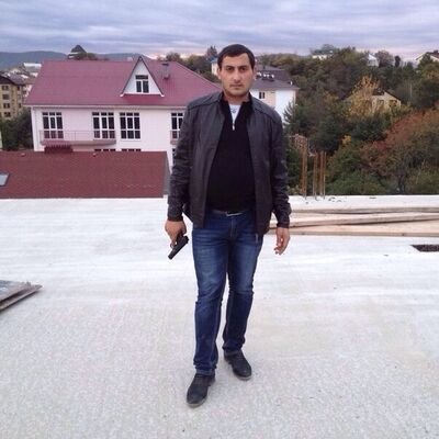  ,   Artur, 41 ,  