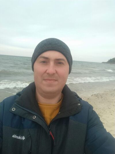  ,   Mikhail, 37 ,   ,   