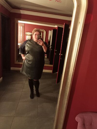   ,   Margo, 42 ,   ,   