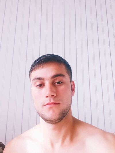  ,   Ali, 32 ,   ,   