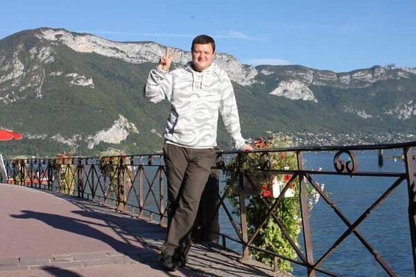  Lyon 02,   Yuriy, 44 ,   ,   , c , 