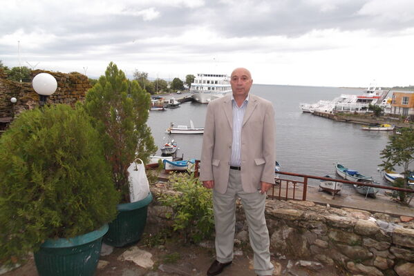  ,   Konstantin, 65 ,   c 