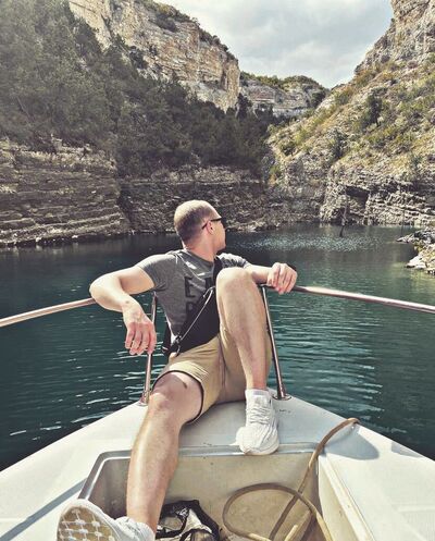  ,   Zhenya, 29 ,   ,   , c , 