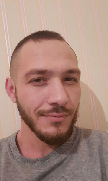  ,   Petru, 28 ,  