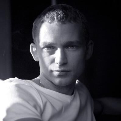  30721538  Alex Grig, 39 ,    -