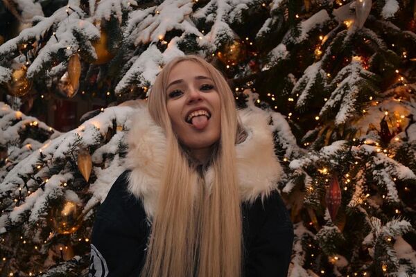  ,   Alice, 28 ,   ,   , 