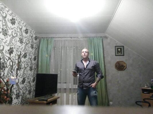  ,   Tomas, 39 ,   ,   , c 