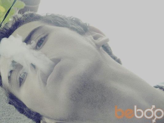  ,   Gio, 32 ,   