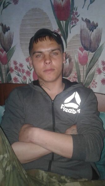  ,   Anatoly, 27 ,   c 