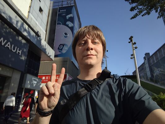  Shenzhen,   Pavel, 34 ,   ,   , 