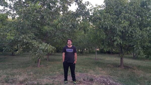  ,   Barman, 35 ,   ,   , c 