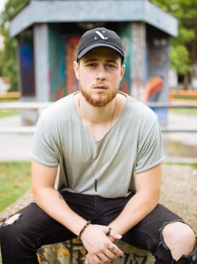  ,   Phoenix, 24 ,   ,   