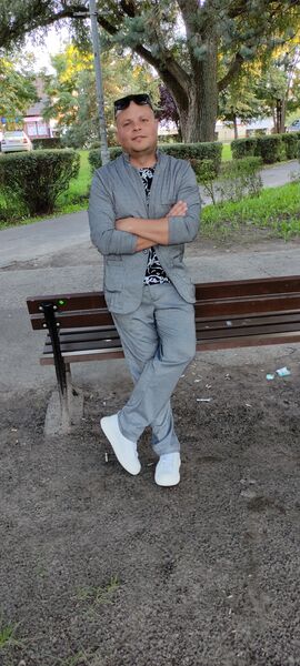  ,   Ruslan, 40 ,   ,   