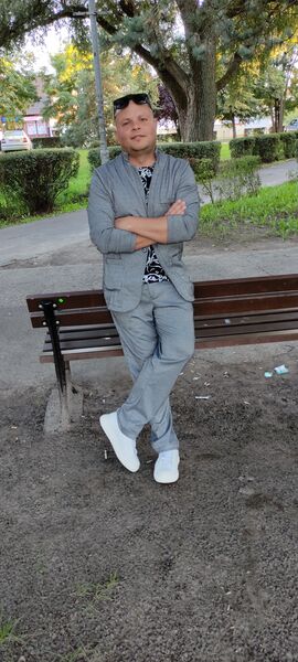  ,   Ruslan, 39 ,   ,   