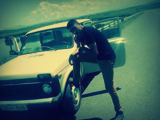  ,   T u M, 32 ,   
