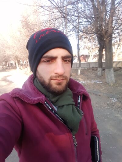  ,   Armen, 27 ,   ,   