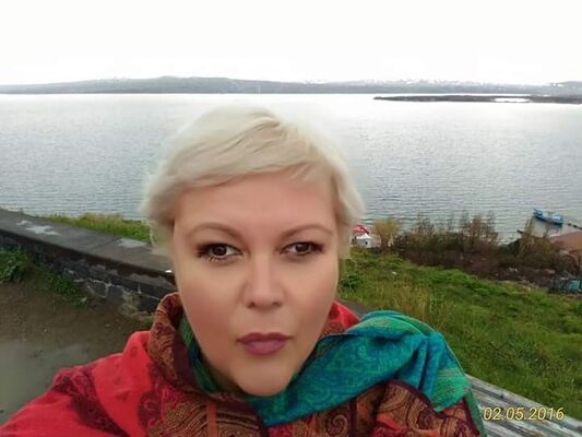  ,   Dolly, 49 ,   