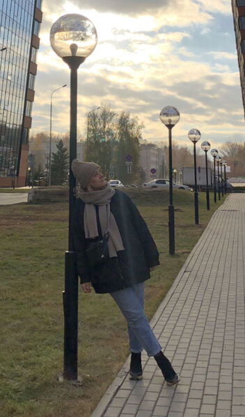  ,   Hellen, 47 ,   ,   