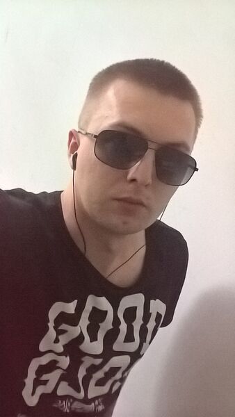  ,   Petr, 32 ,   ,   , c 