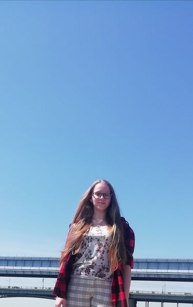  ,   Viktoria, 21 ,   