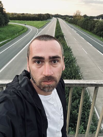  ,   Leo, 35 ,   ,   